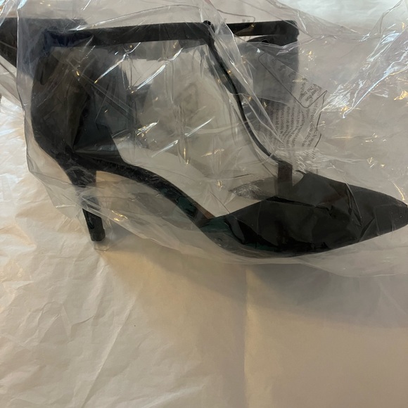 Kelly and Katie - Picture 4 of 7